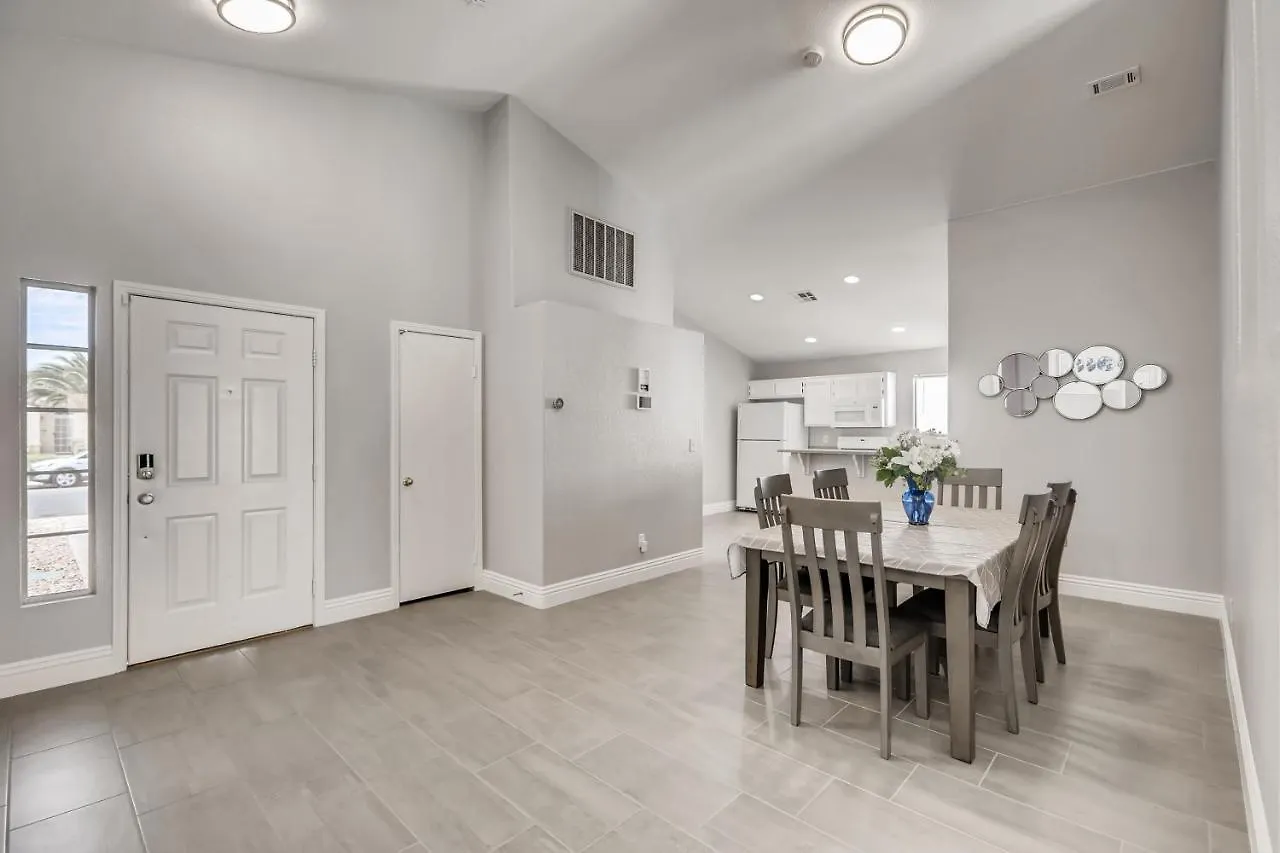 Holiday home Luxurious House With A Pool, Spa, And Patio, Sleeps 6 Comfortably Las Vegas United States