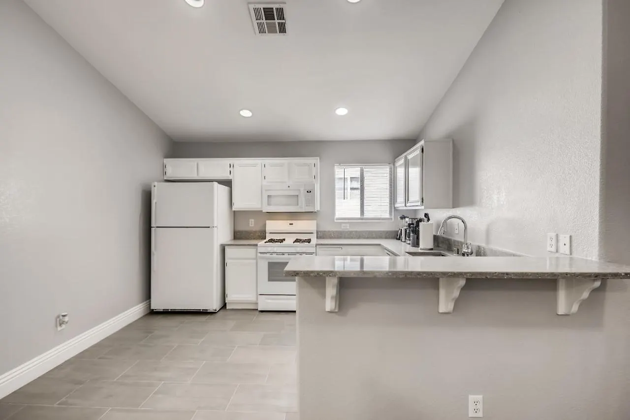 Holiday home Luxurious House With A Pool, Spa, And Patio, Sleeps 6 Comfortably Las Vegas