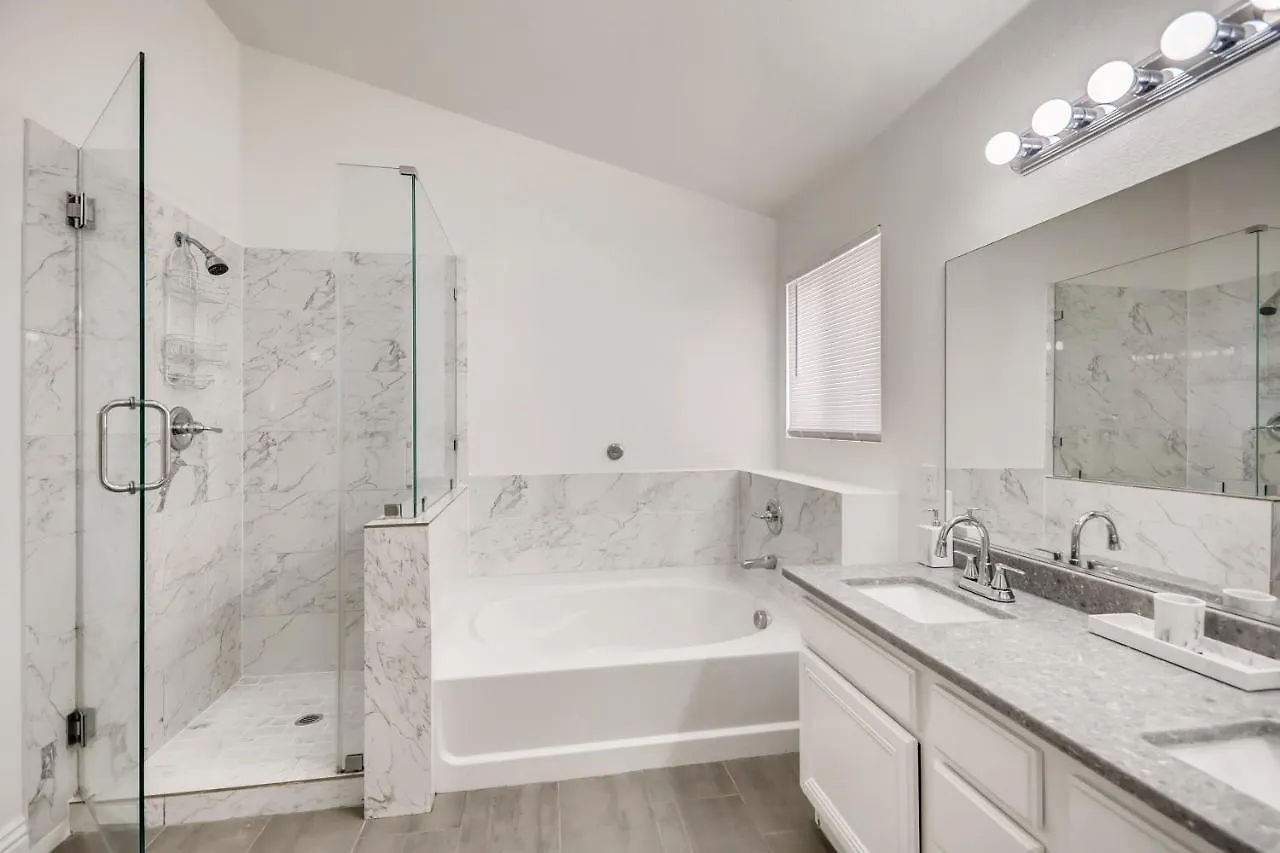 Holiday home Luxurious House With A Pool, Spa, And Patio, Sleeps 6 Comfortably Las Vegas