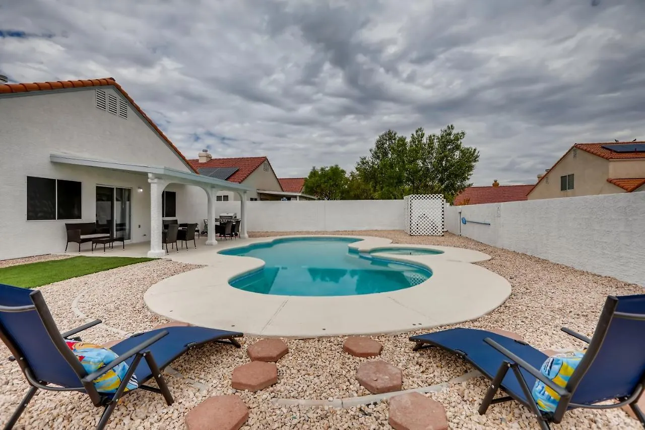 Holiday home Luxurious House With A Pool, Spa, And Patio, Sleeps 6 Comfortably Las Vegas United States